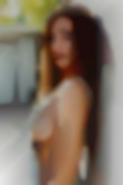 DDF wives Bi-curious and discreet.